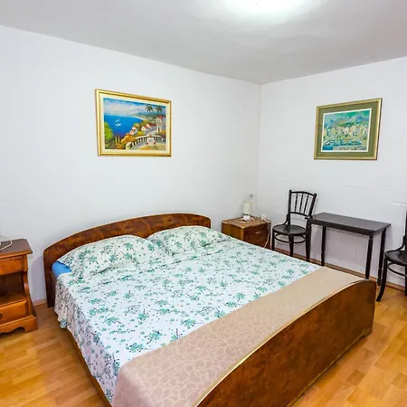 Apartment Split Center *